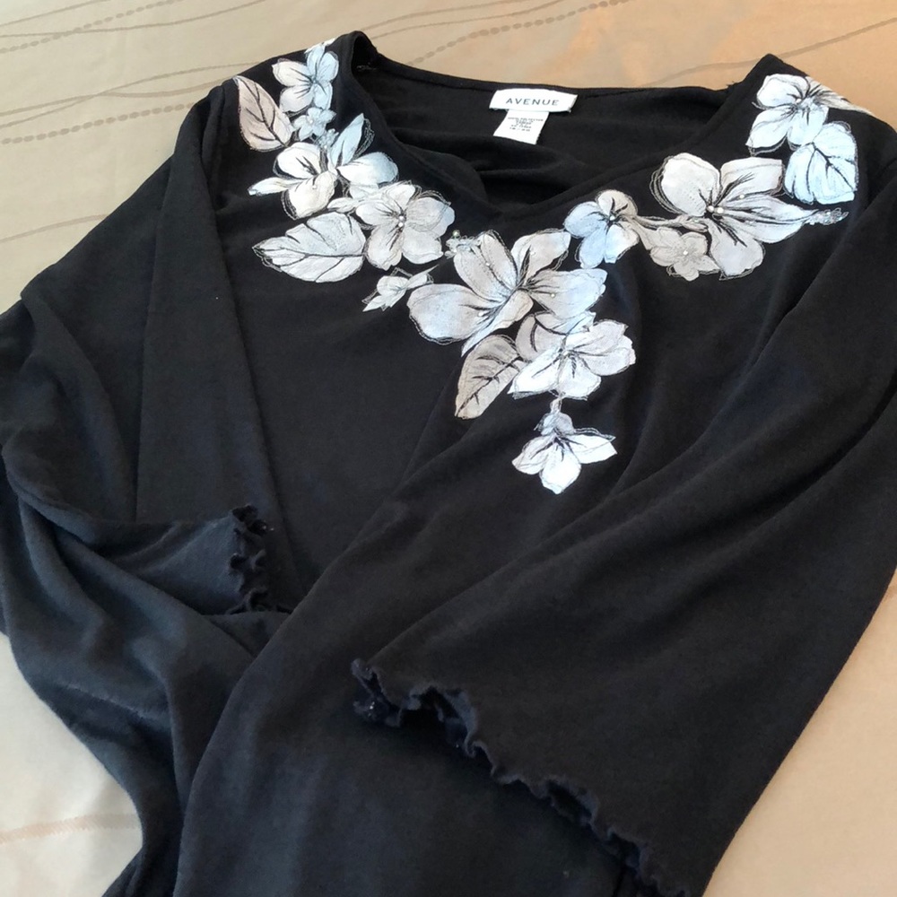 Blouse - Picture 2 of 3